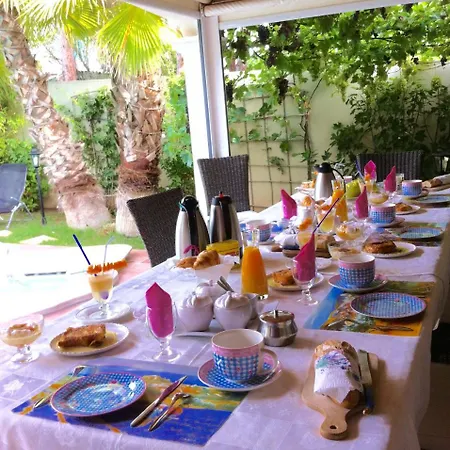 La De L'olivier לינה וארוחת בוקר